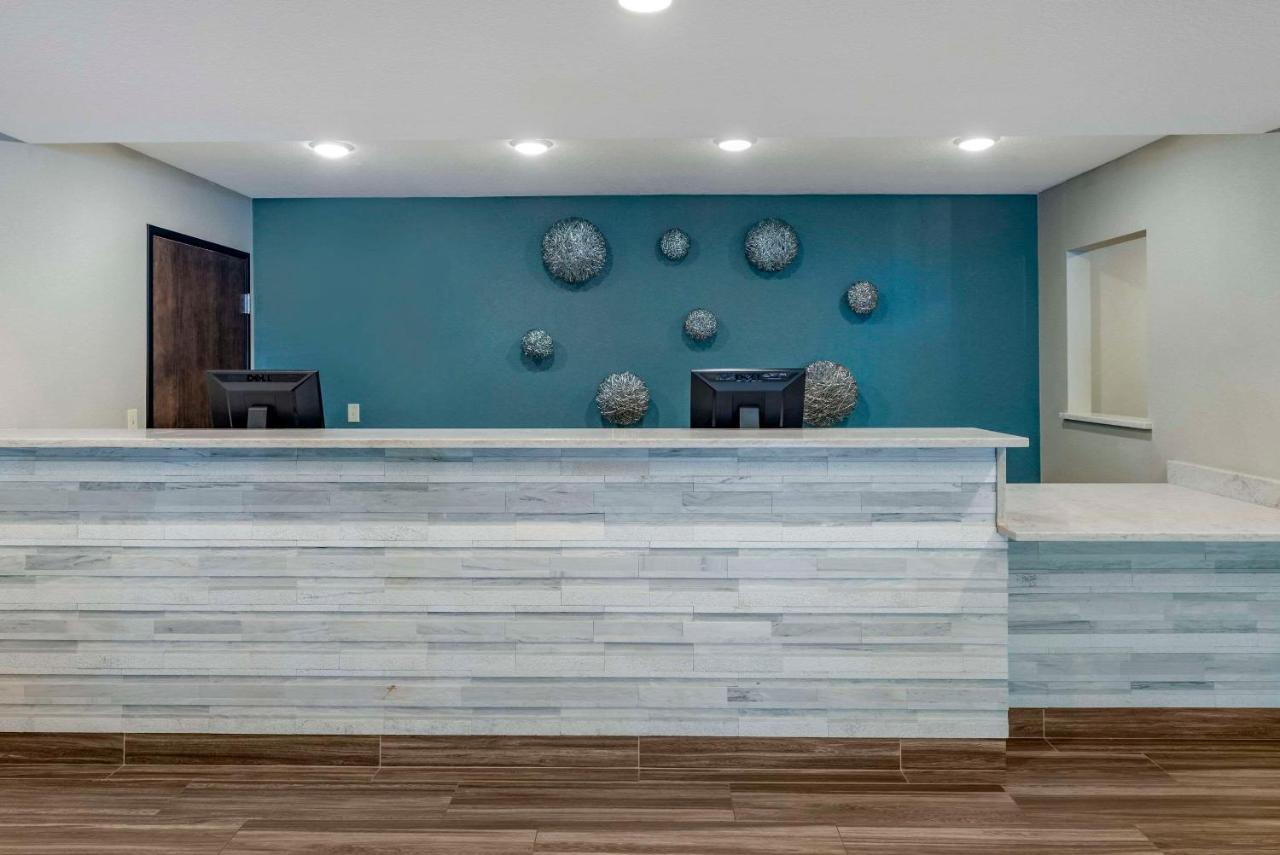 | Comfort Inn & Suites Tualatin - Lake Oswego South
