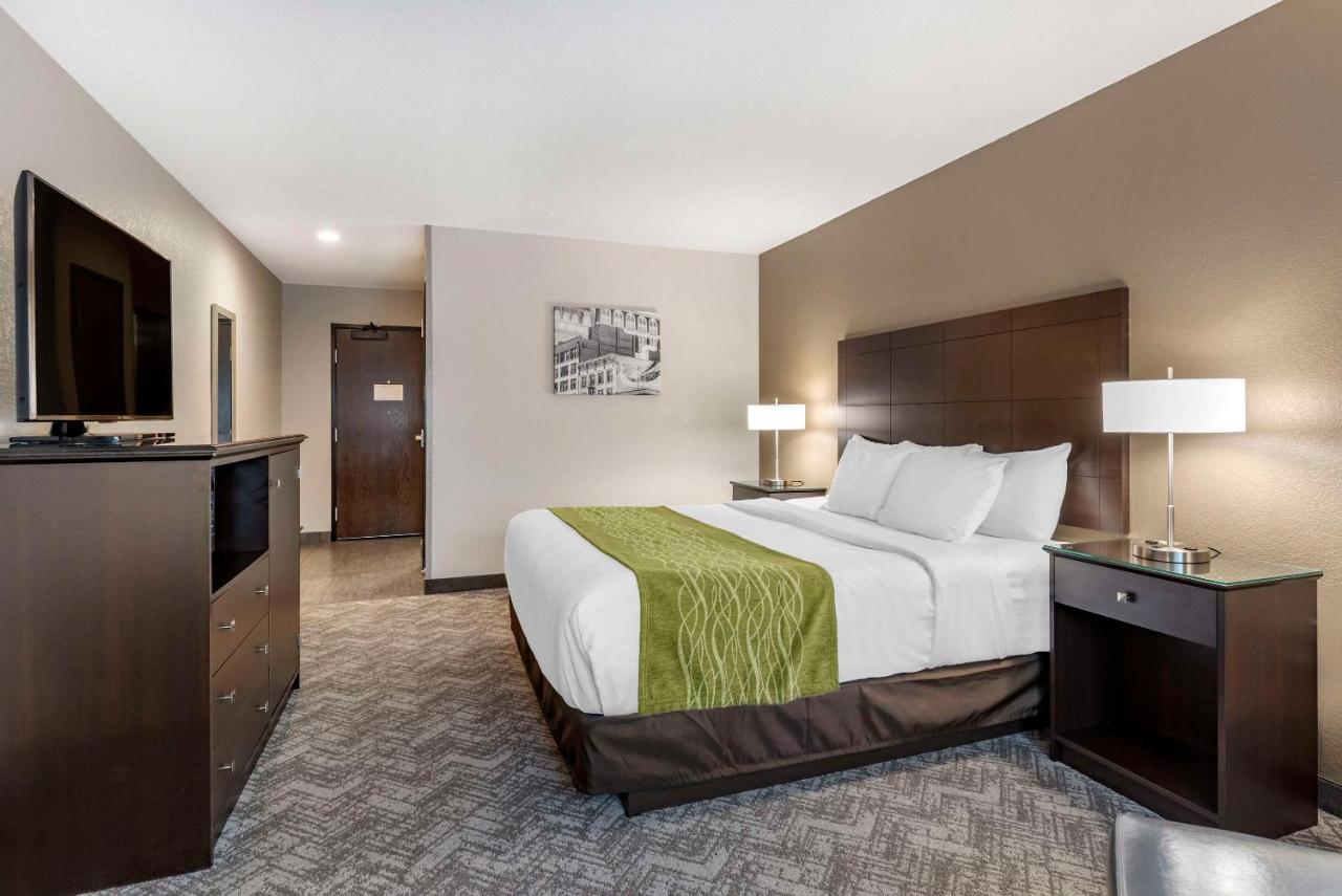 | Comfort Inn & Suites Tualatin - Lake Oswego South