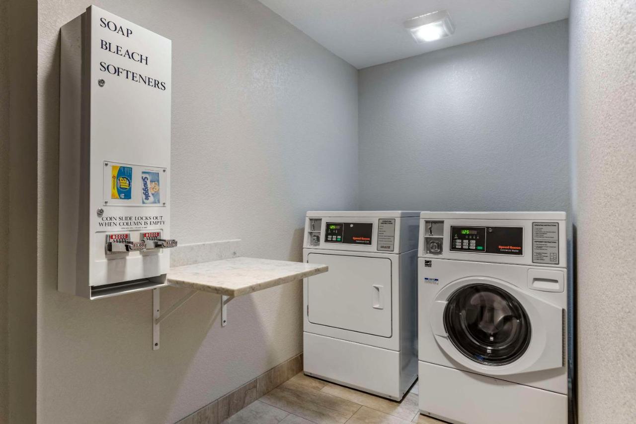 | Comfort Inn & Suites Tualatin - Lake Oswego South