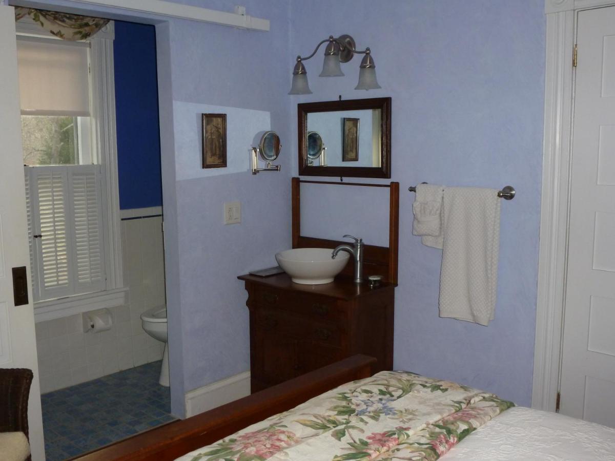 | Back INN Time B&B