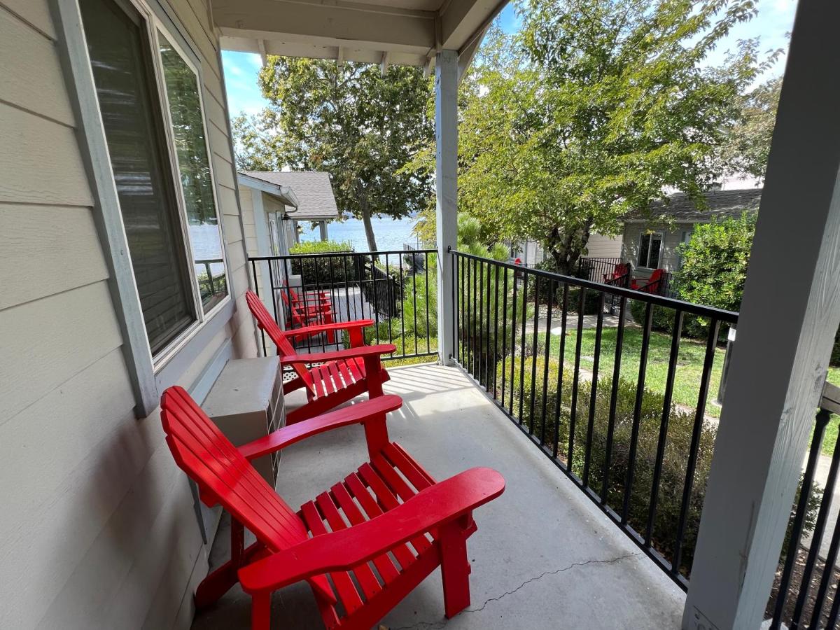 Queen Studio - Disability Access at Clear Lake Cottages & Marina