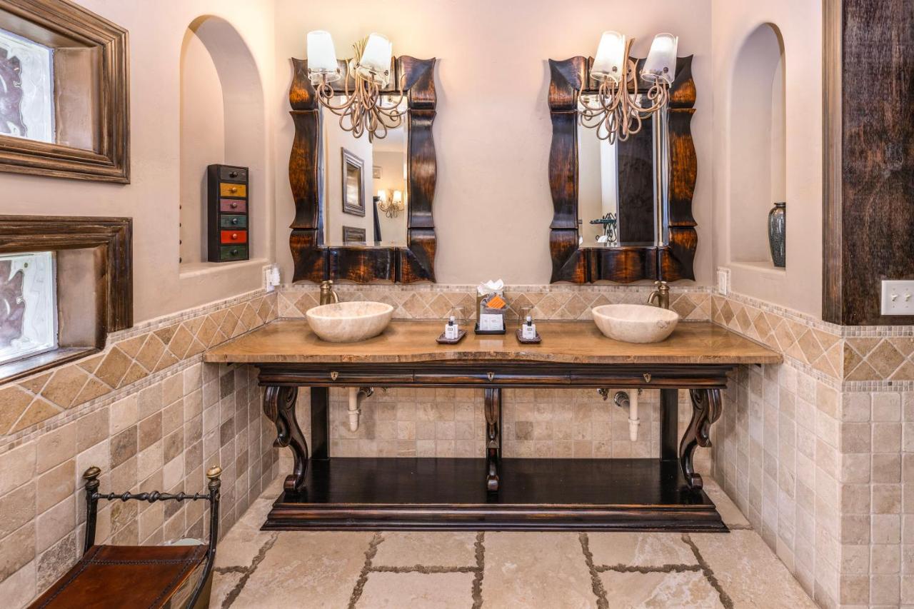 | Adobe Grand Villas