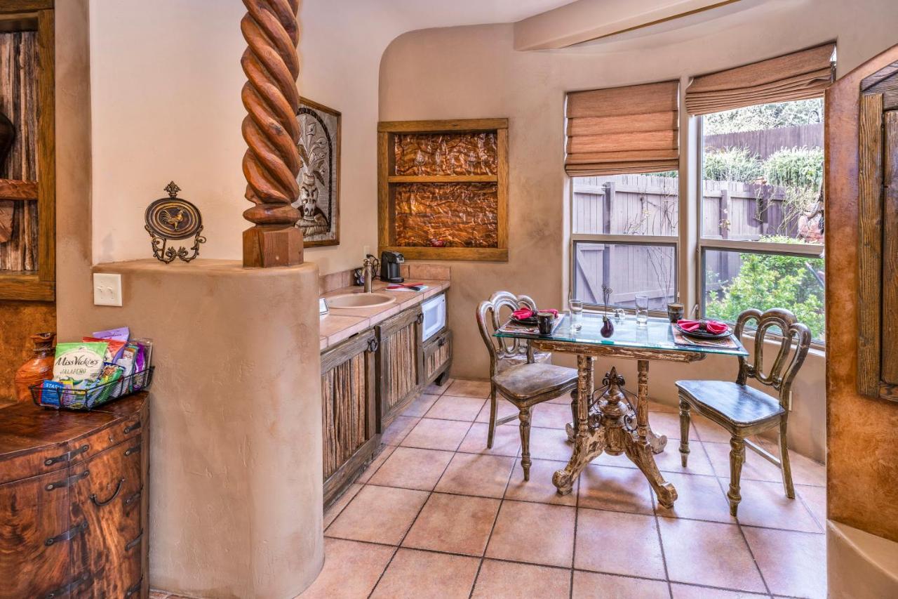 | Adobe Grand Villas
