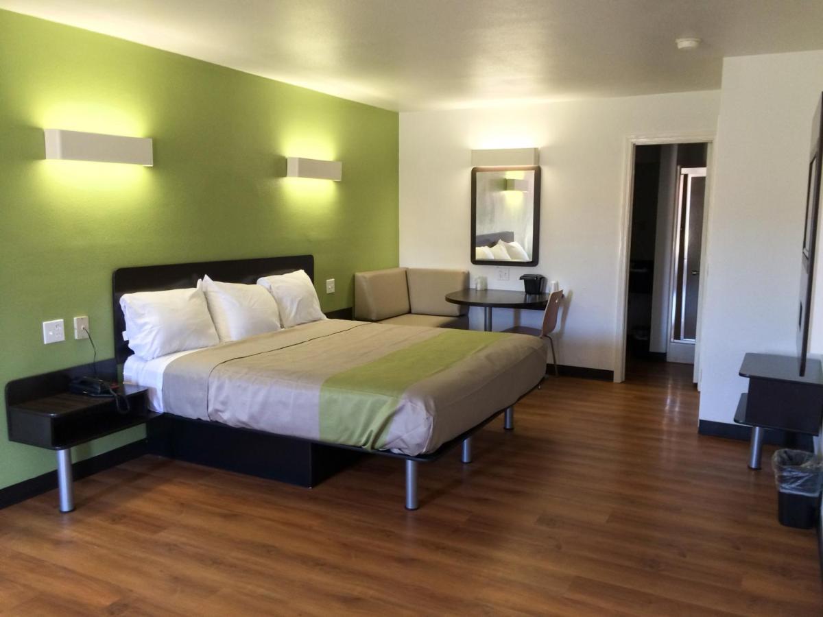 | Motel 6-Longview, TX - North