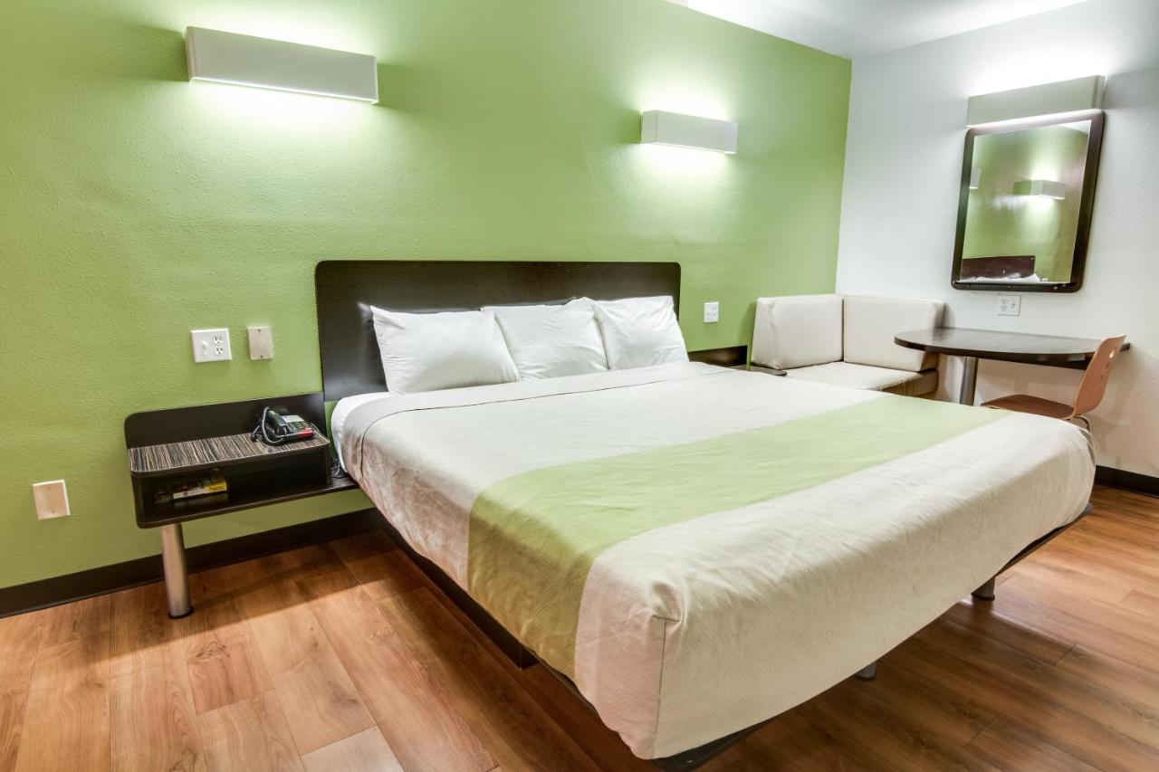 | Motel 6-Longview, TX - North
