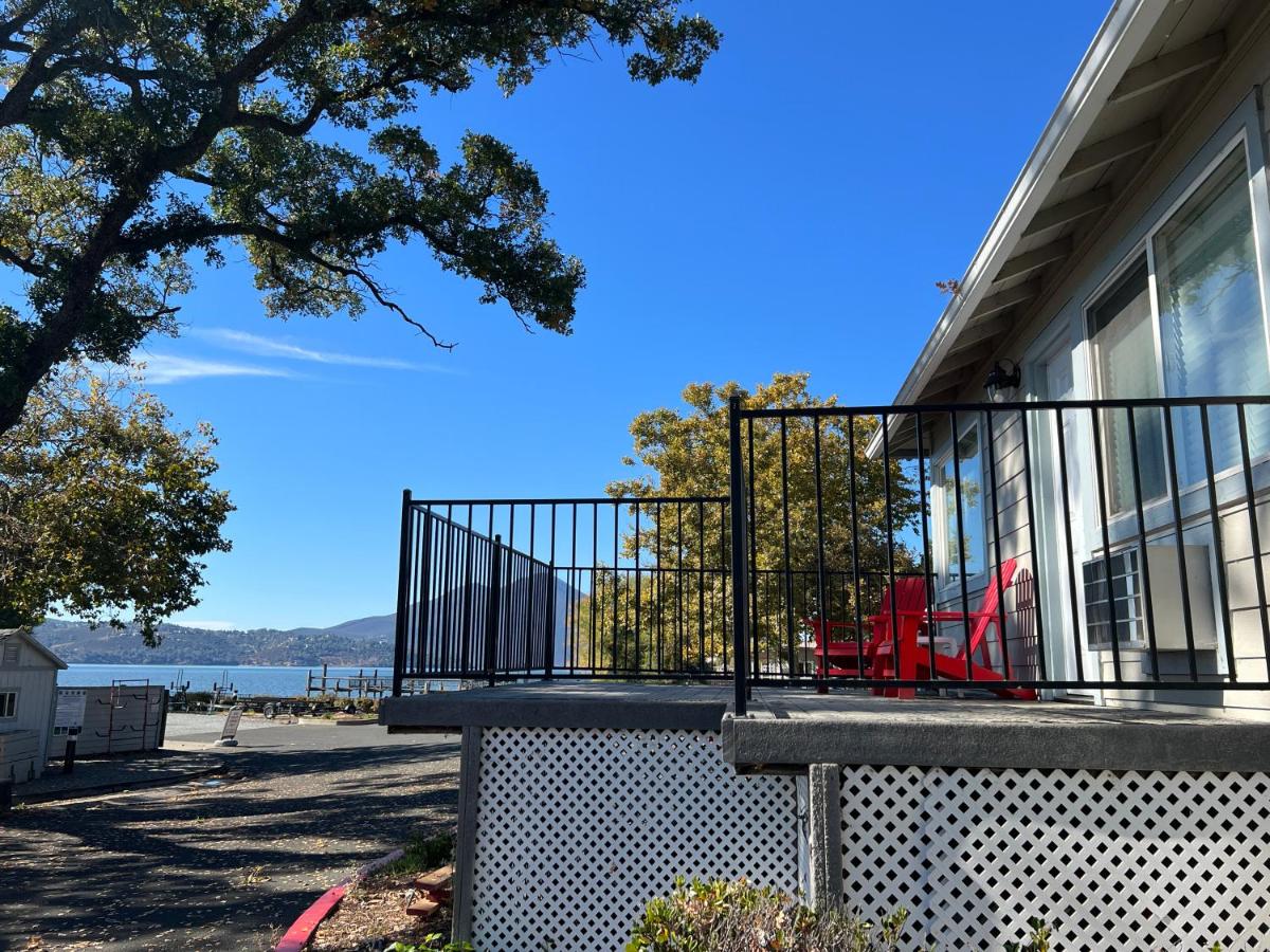 Deluxe Queen Suite at Clear Lake Cottages & Marina