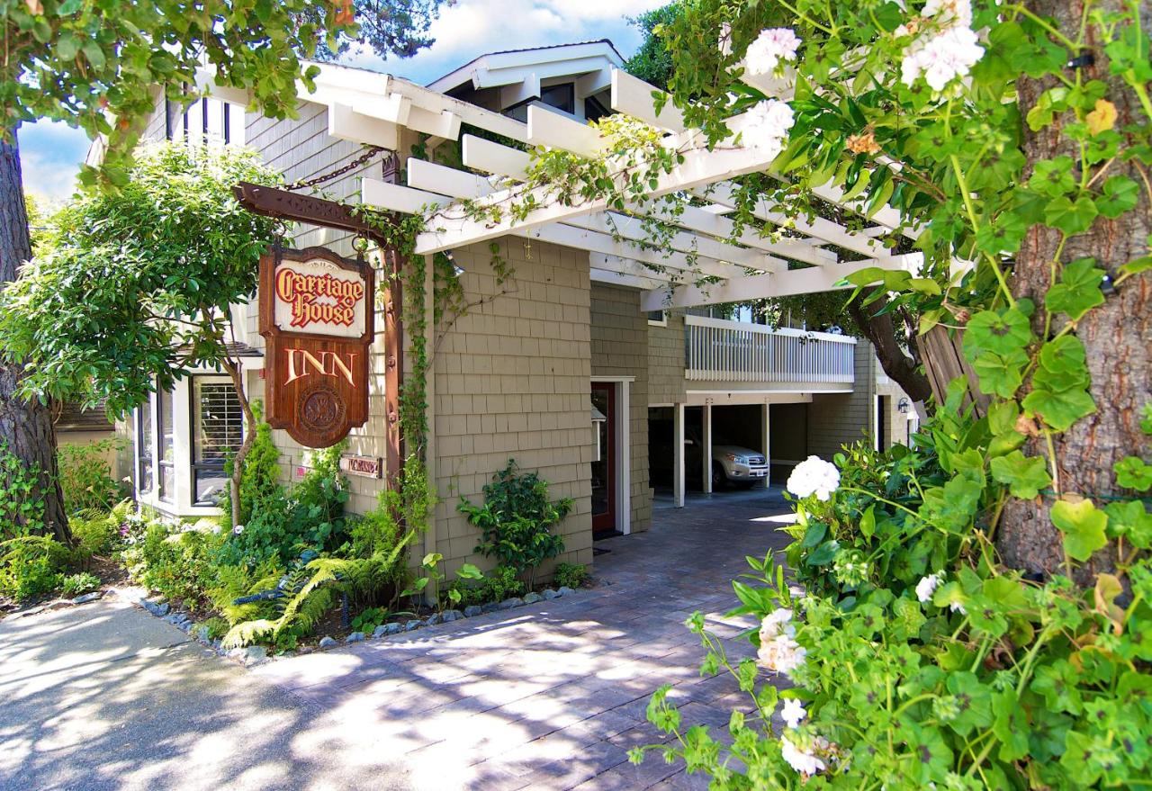 | Carriage House Inn