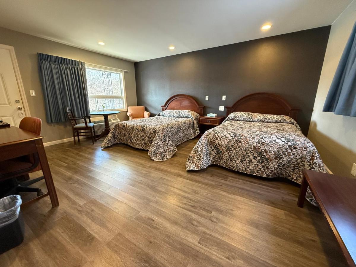 | Heidi's Inn