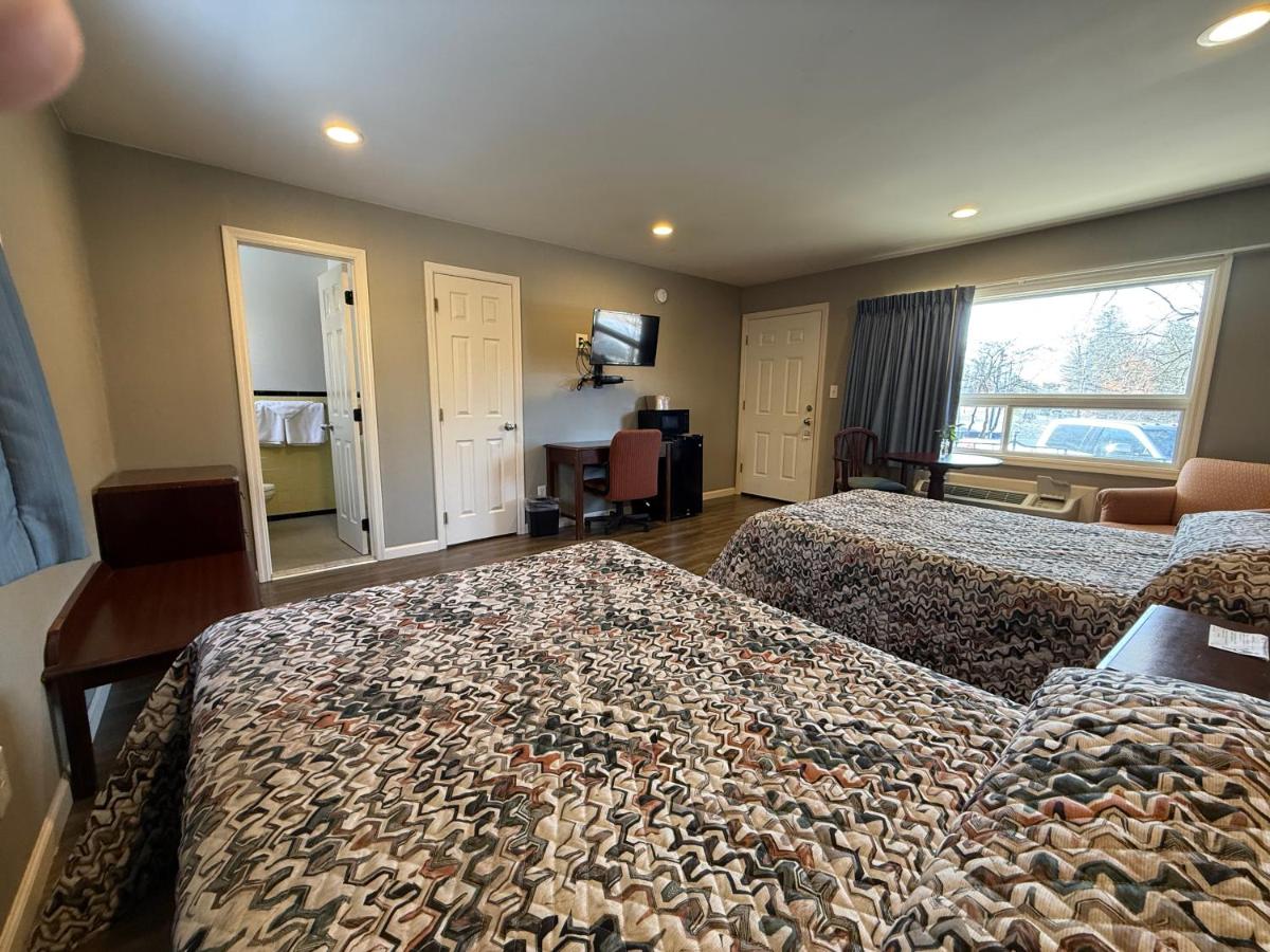 | Heidi's Inn
