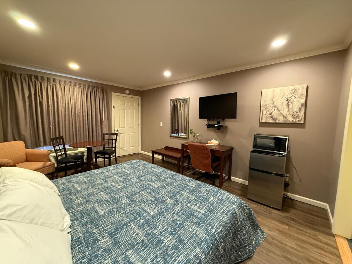| Heidi's Inn
