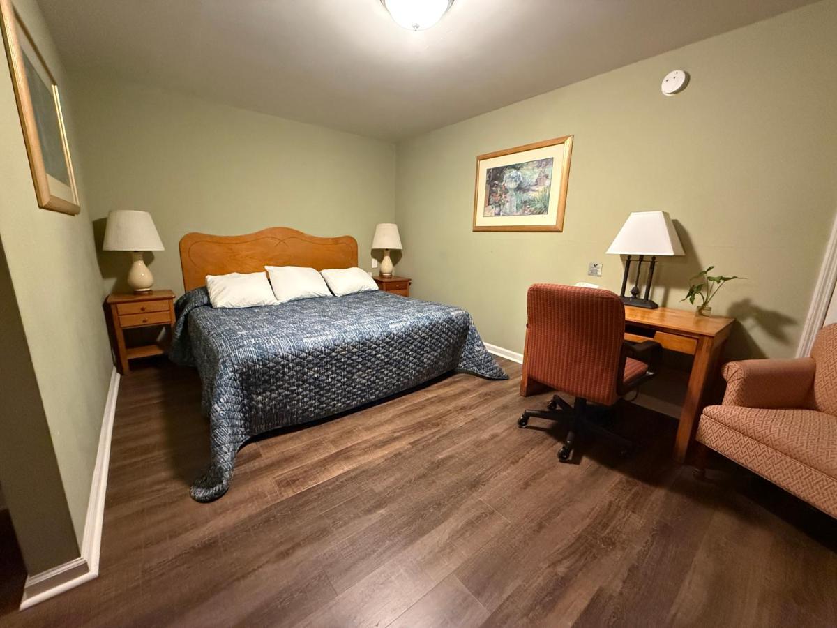 | Heidi's Inn
