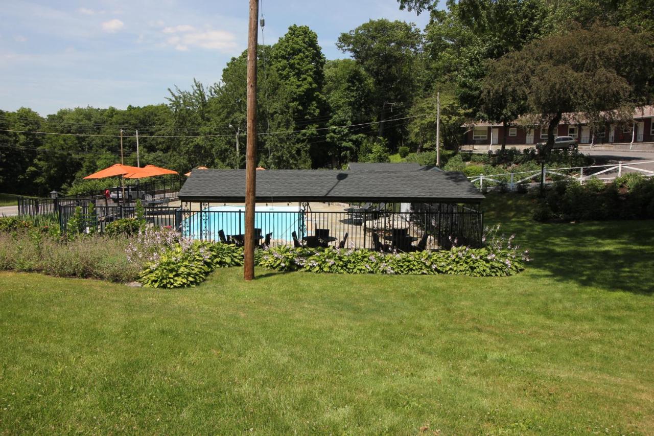 | Heidi's Inn