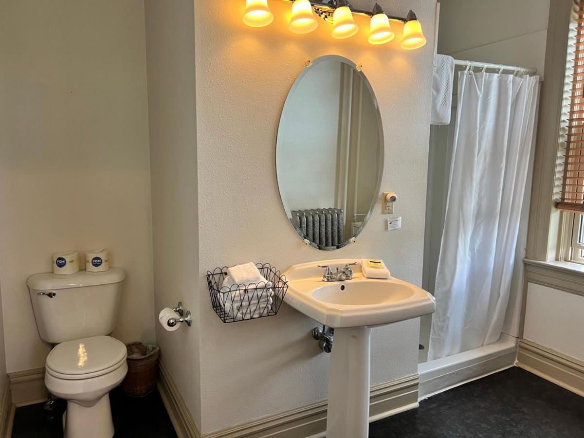 | Hotel St Nicholas