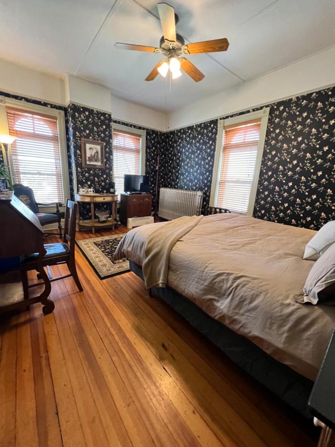 | Hotel St Nicholas