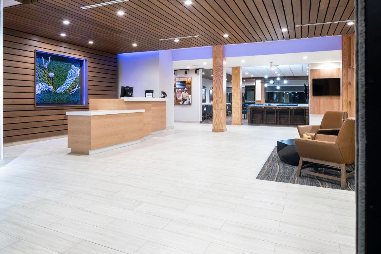 | Fairfield by Marriott Inn & Suites Corinth I-35