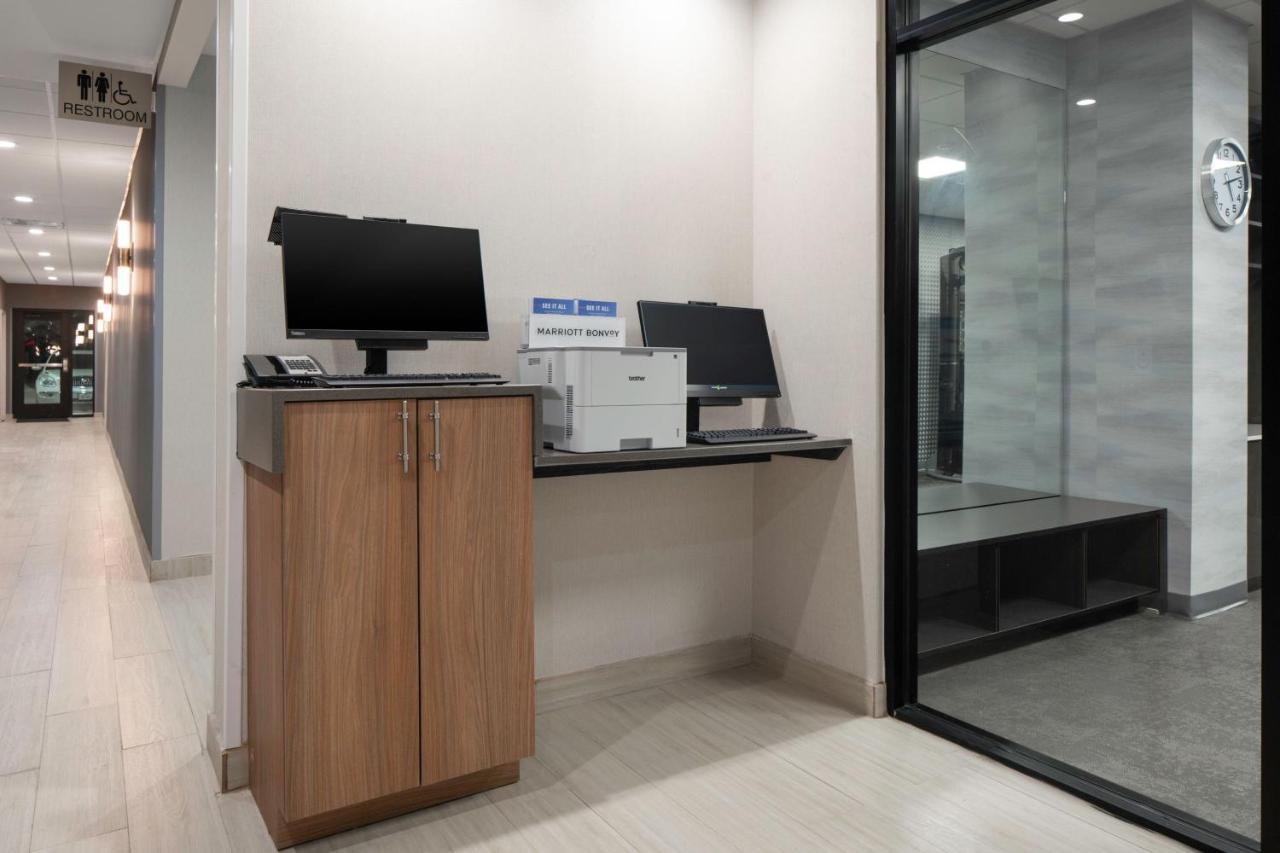 | Fairfield by Marriott Inn & Suites Corinth I-35