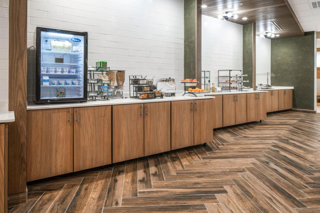 | Fairfield by Marriott Inn & Suites Corinth I-35