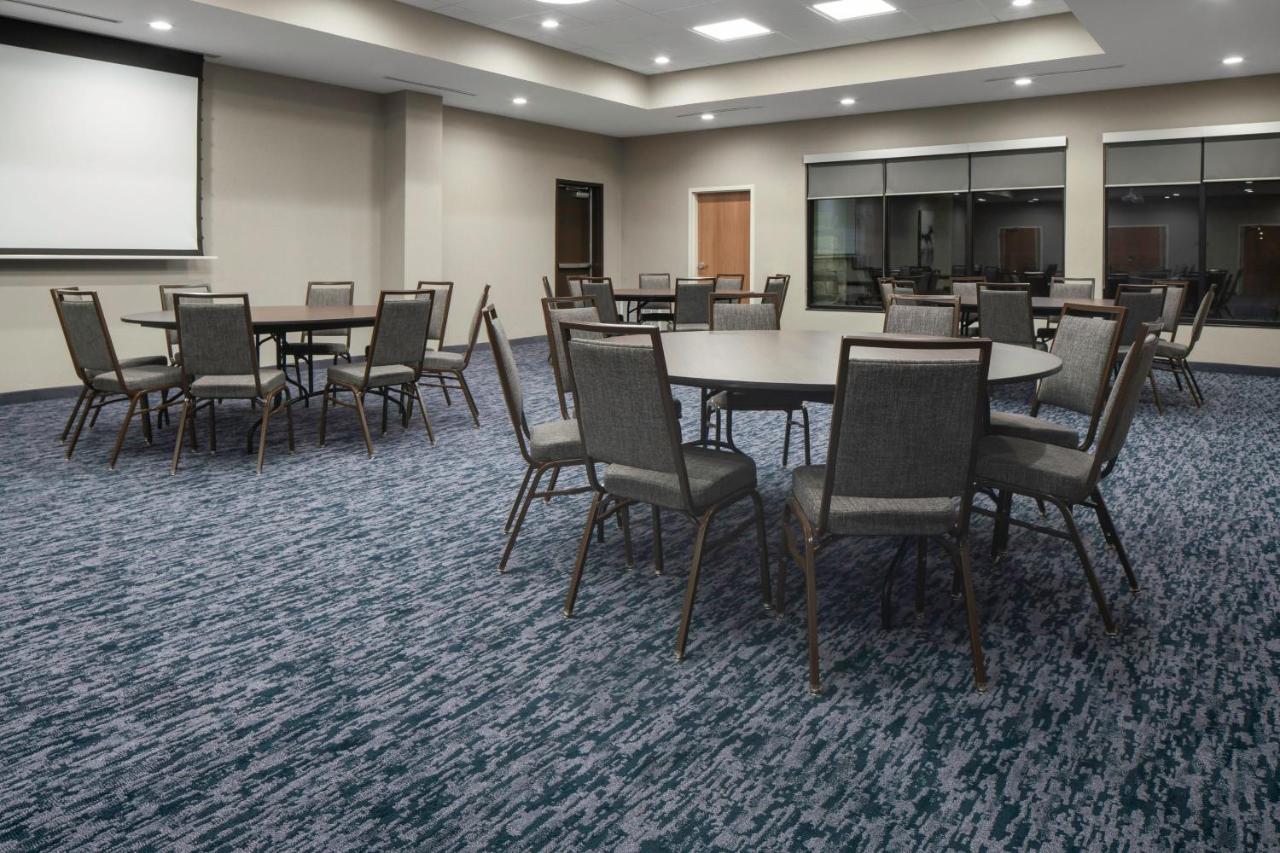 | Fairfield by Marriott Inn & Suites Corinth I-35