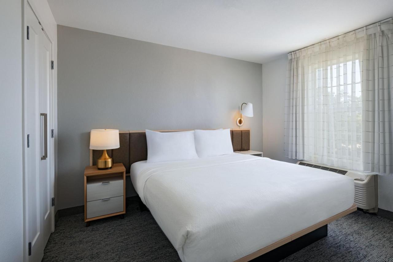 One-Bedroom Queen Suite with Sofa Bed at TownePlace Suites by Marriott College Station