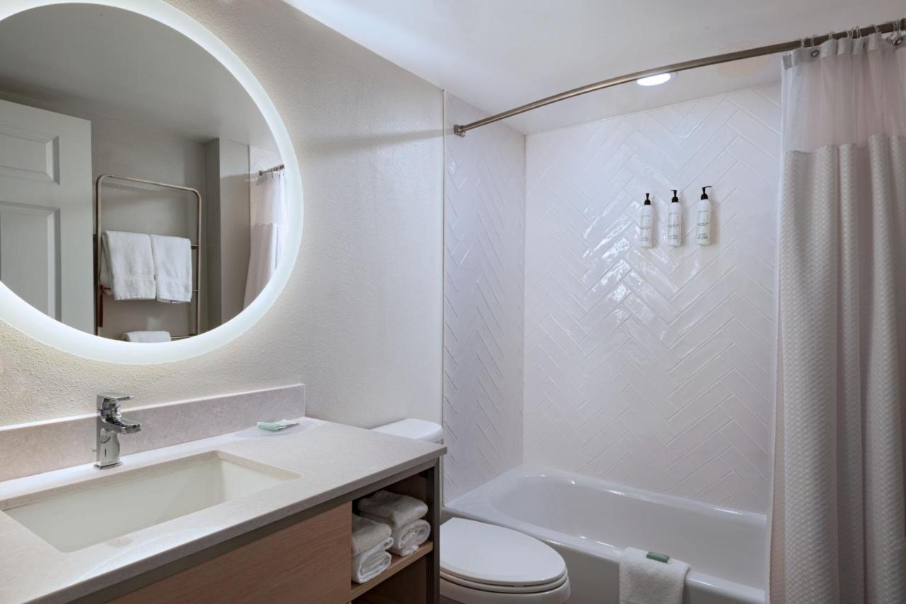 | TownePlace Suites by Marriott College Station