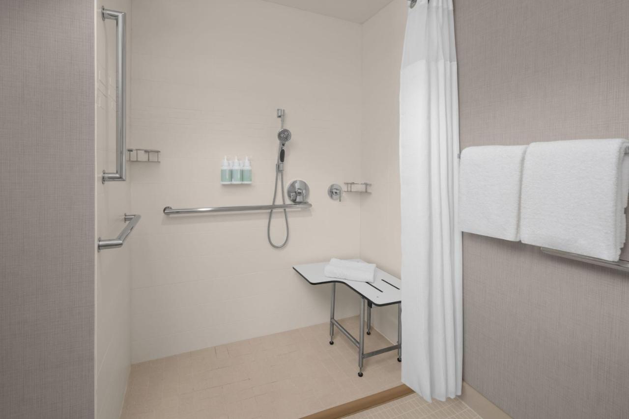 | Residence Inn By Marriott Santa Clarita Valencia