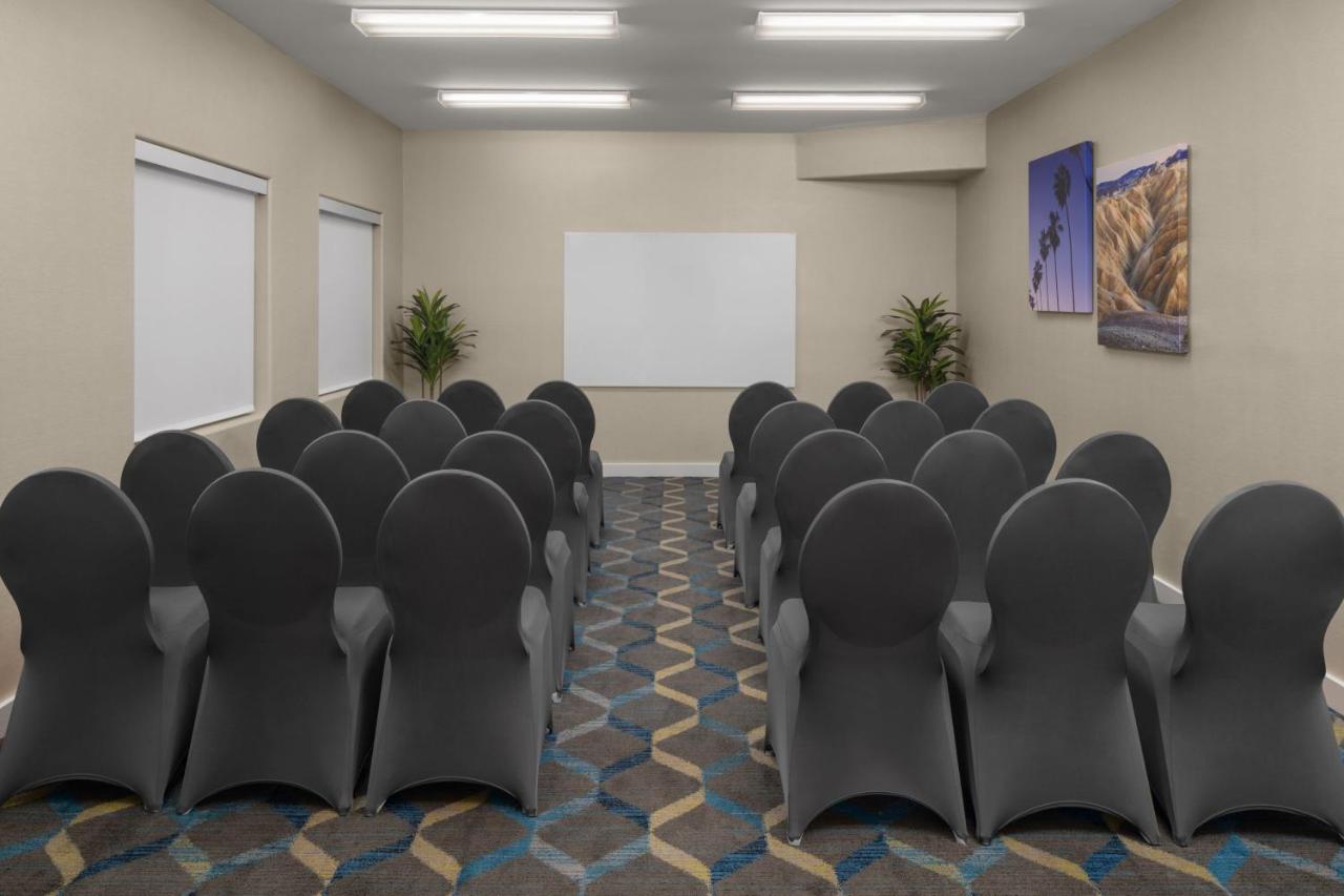 | Residence Inn By Marriott Santa Clarita Valencia