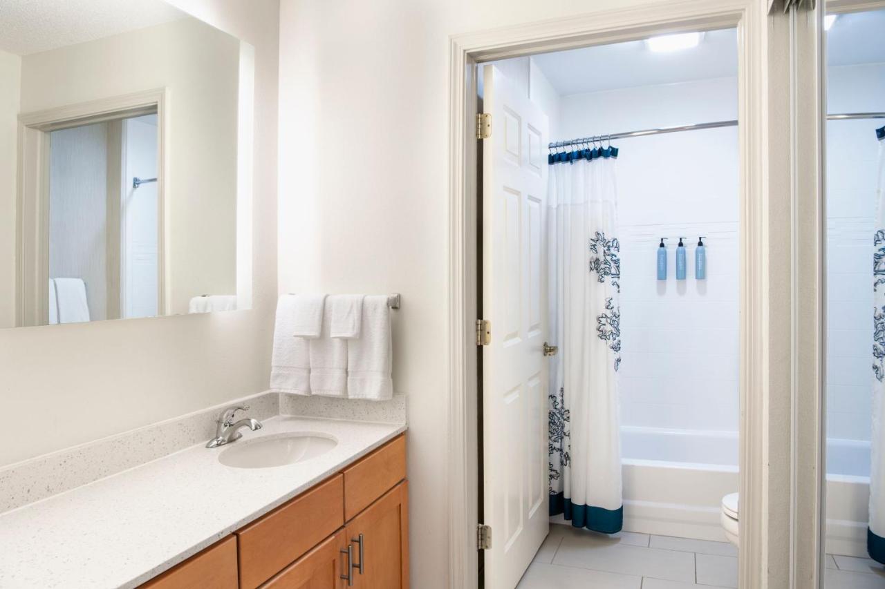 One-Bedroom Queen Suite with Sofa Bed at Residence Inn by Marriott Cincinnati Airport Erlanger