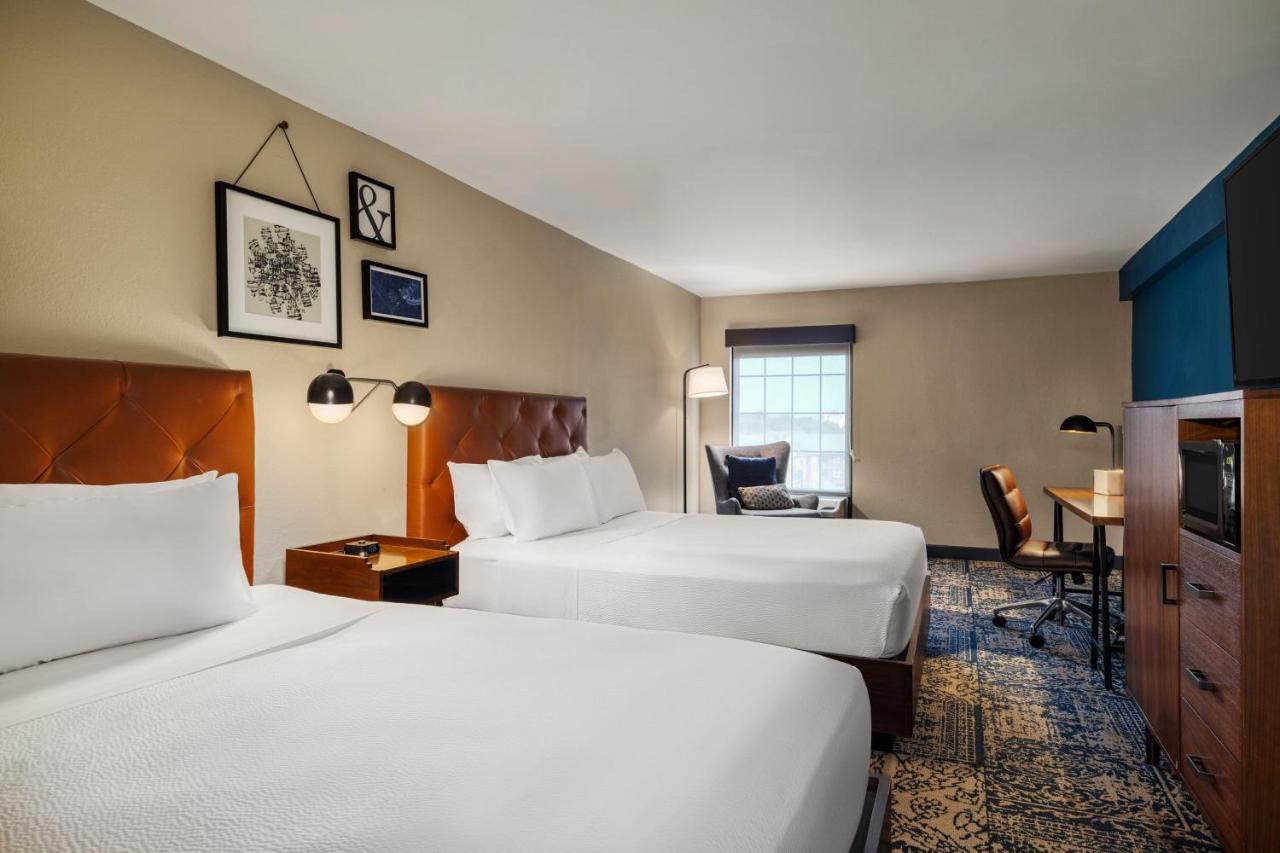 Traditional Queen Room with Two Queen Beds at Four Points by Sheraton Greensboro Airport