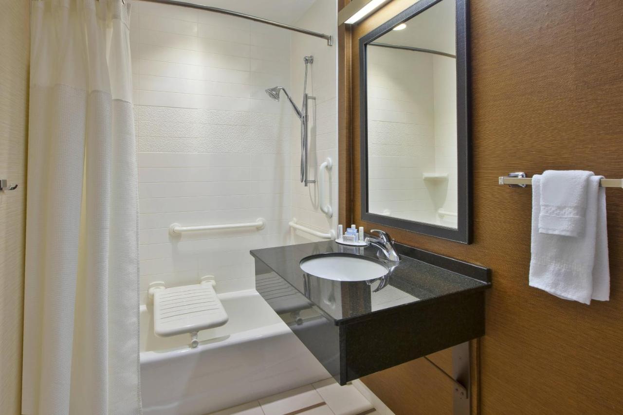 | Fairfield Inn & Suites by Marriott Milwaukee Downtown