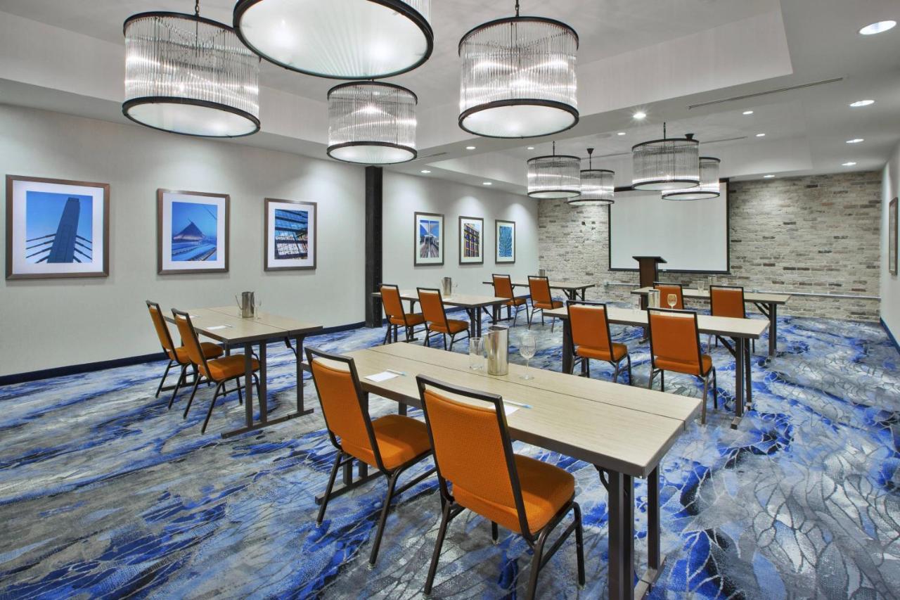| Fairfield Inn & Suites by Marriott Milwaukee Downtown