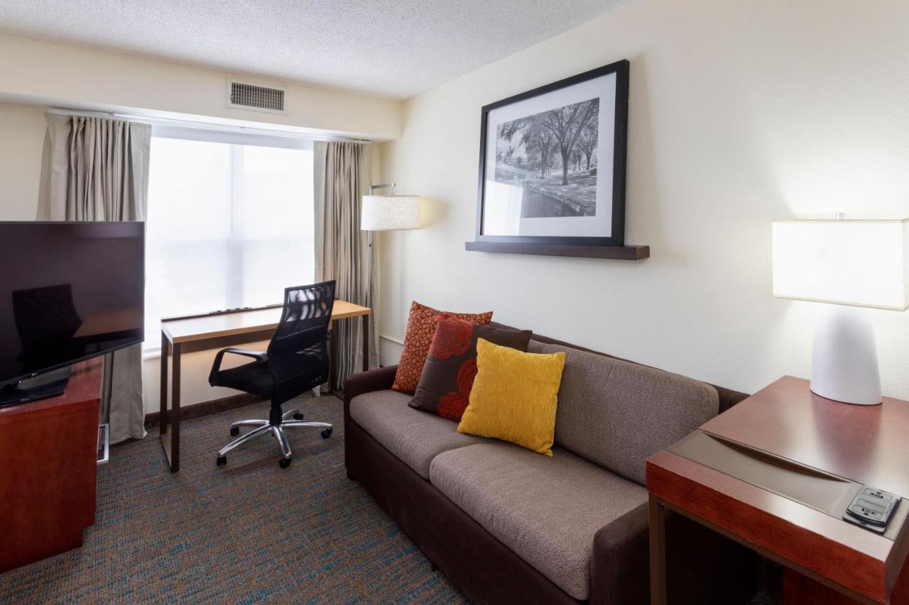 One-Bedroom Queen Suite with Sofa Bed at Residence Inn by Marriott Minneapolis St. Paul/Roseville
