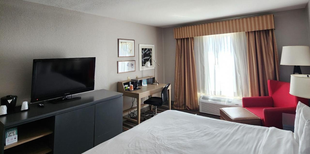 King Room - Non-Smoking at Country Inn & Suites by Radisson, Topeka West, KS