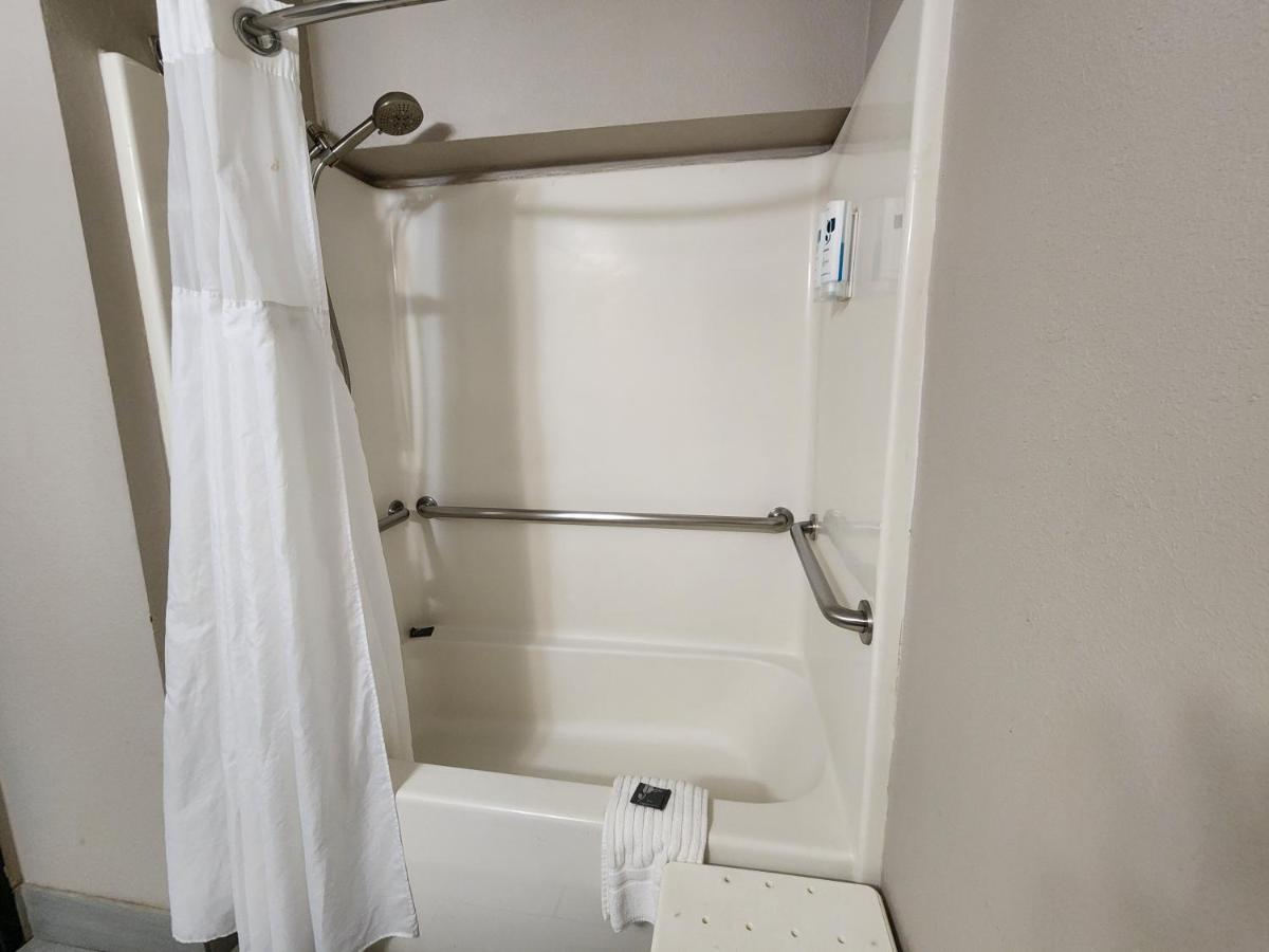 King Room - Disability Access/Non-Smoking at Country Inn & Suites by Radisson, Topeka West, KS