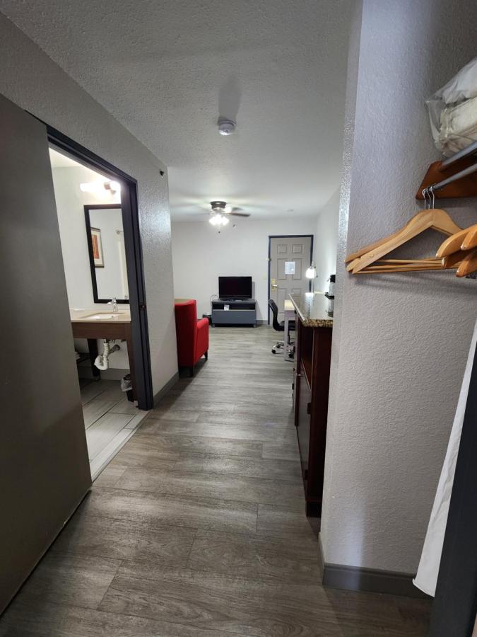 One-Bedroom Suite with Two Queen Beds - Non-Smoking at Country Inn & Suites by Radisson, Topeka West, KS