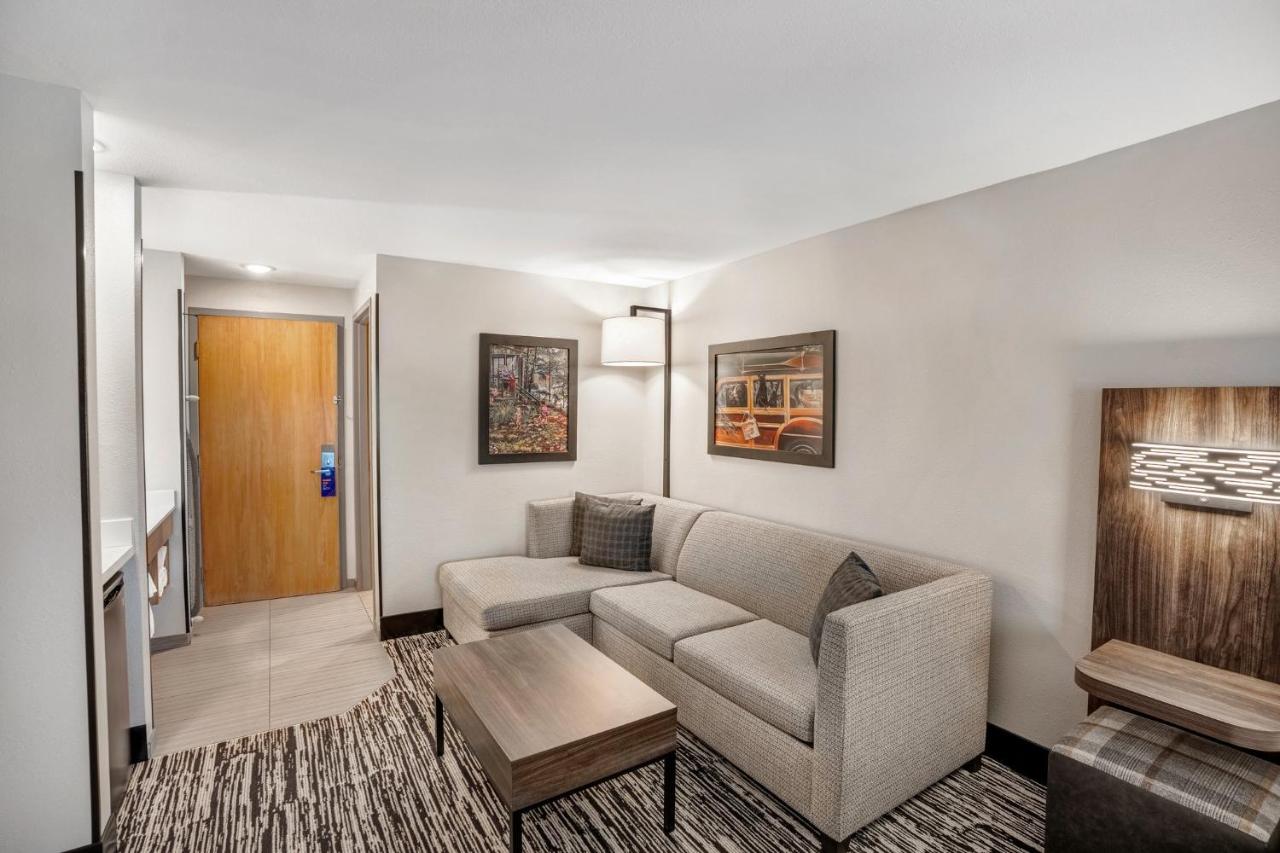 Suite with View - Non-Smoking at Holiday Inn Express & Suites Hayward by IHG