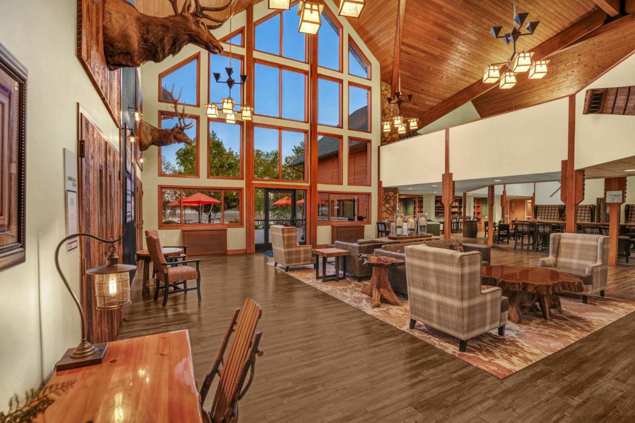 | Holiday Inn Express & Suites Hayward, an IHG Hotel