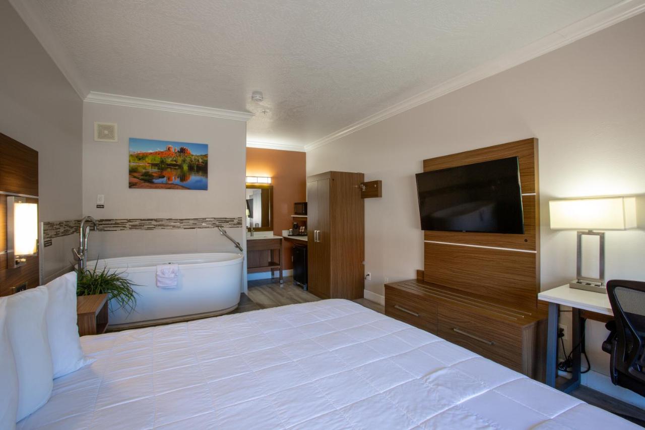  | Wildflower Inn at Bell Rock