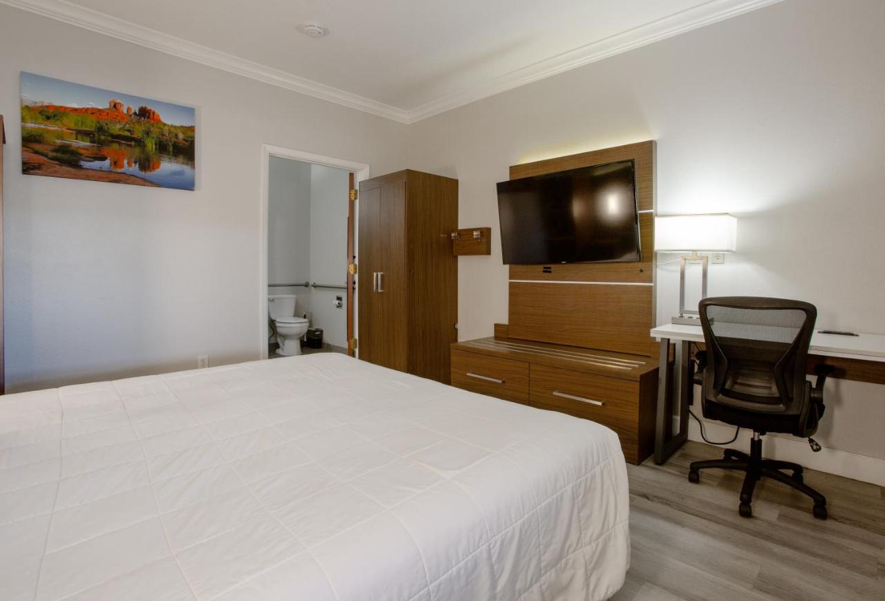  | Wildflower Inn at Bell Rock
