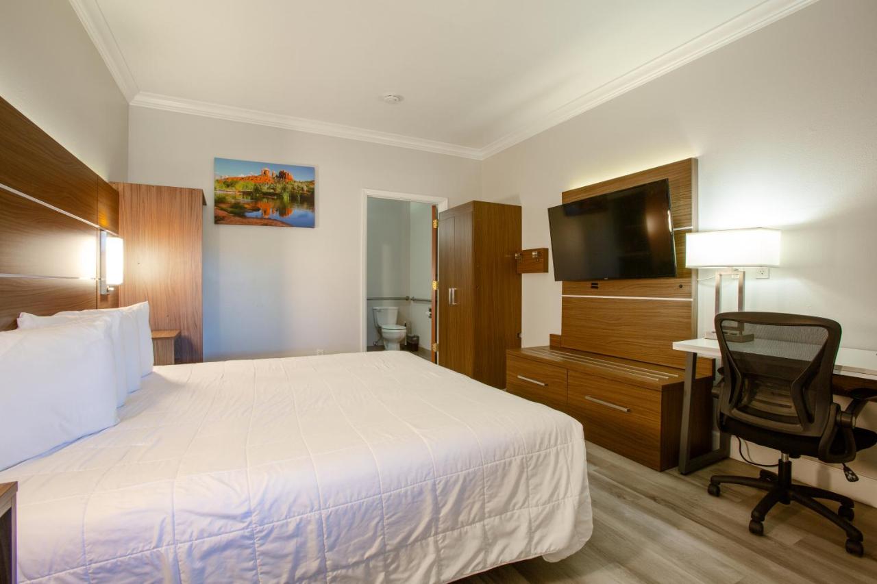  | Wildflower Inn at Bell Rock