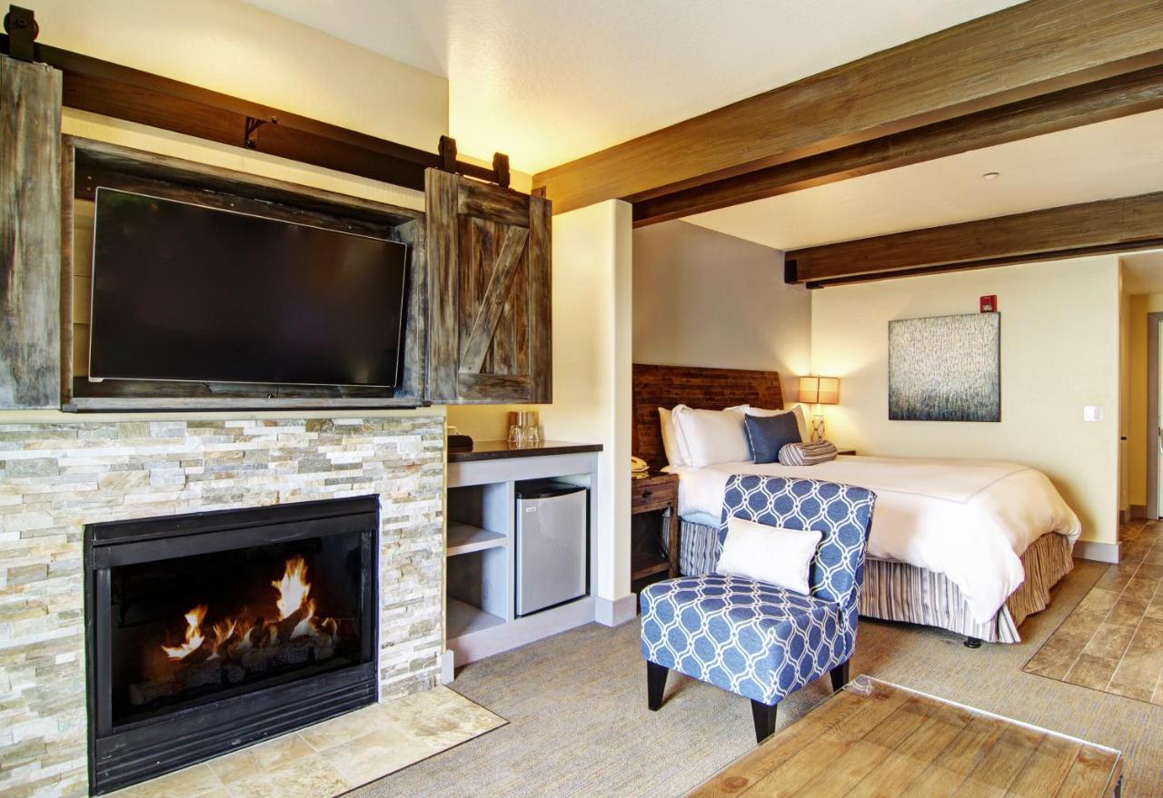 King Suite at Cypress Inn On Miramar Beach