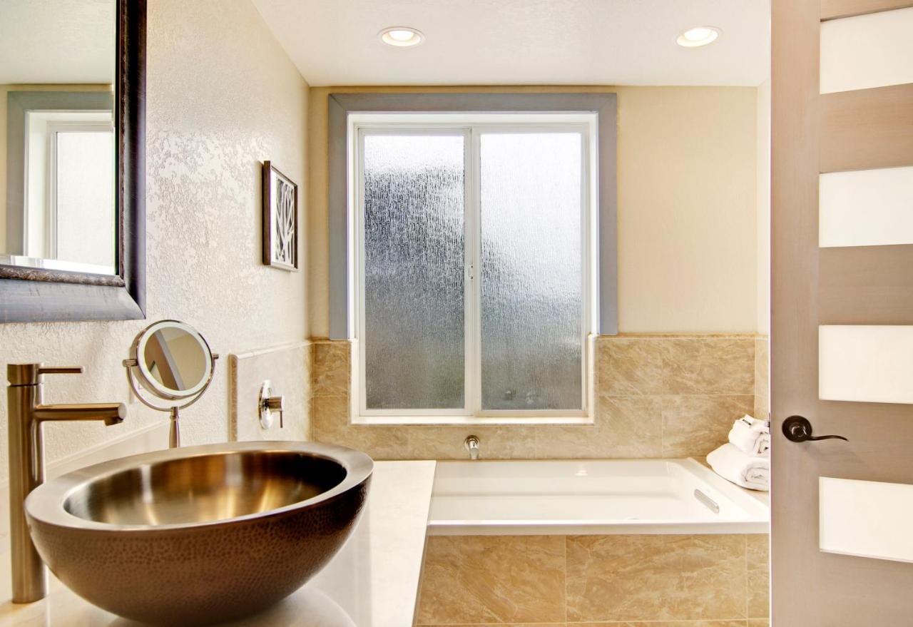 Premium King Suite at Cypress Inn On Miramar Beach