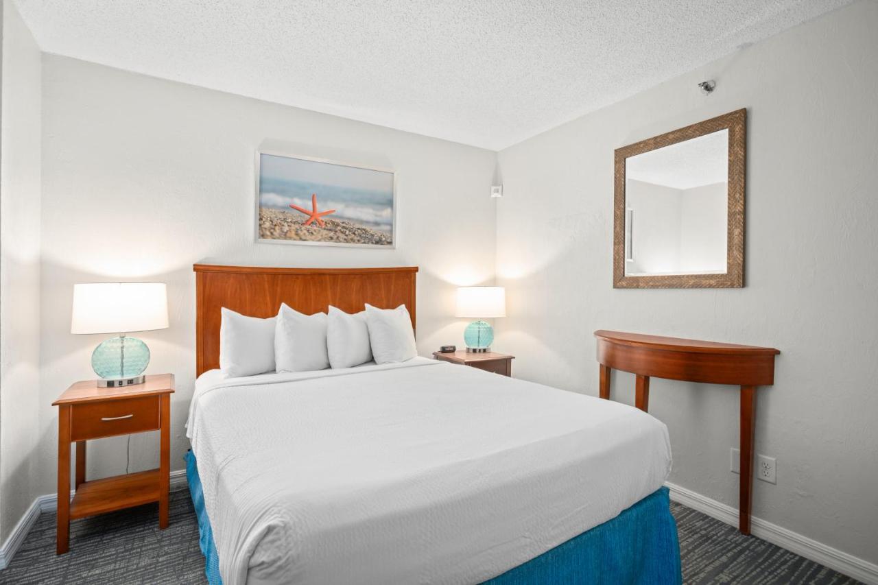 One-Bedroom Apartment at Tropic Sun Towers