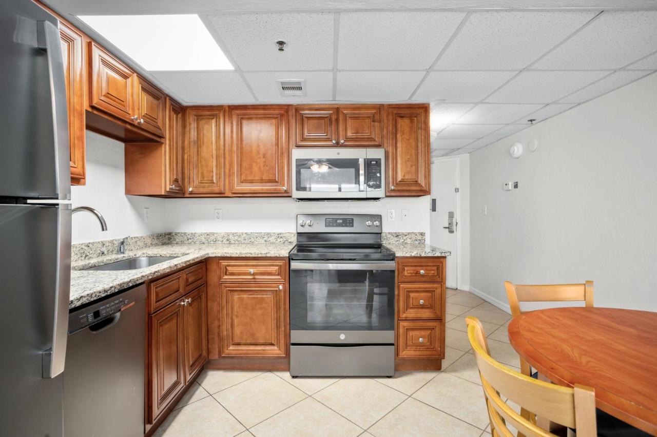 One-Bedroom Apartment at Tropic Sun Towers