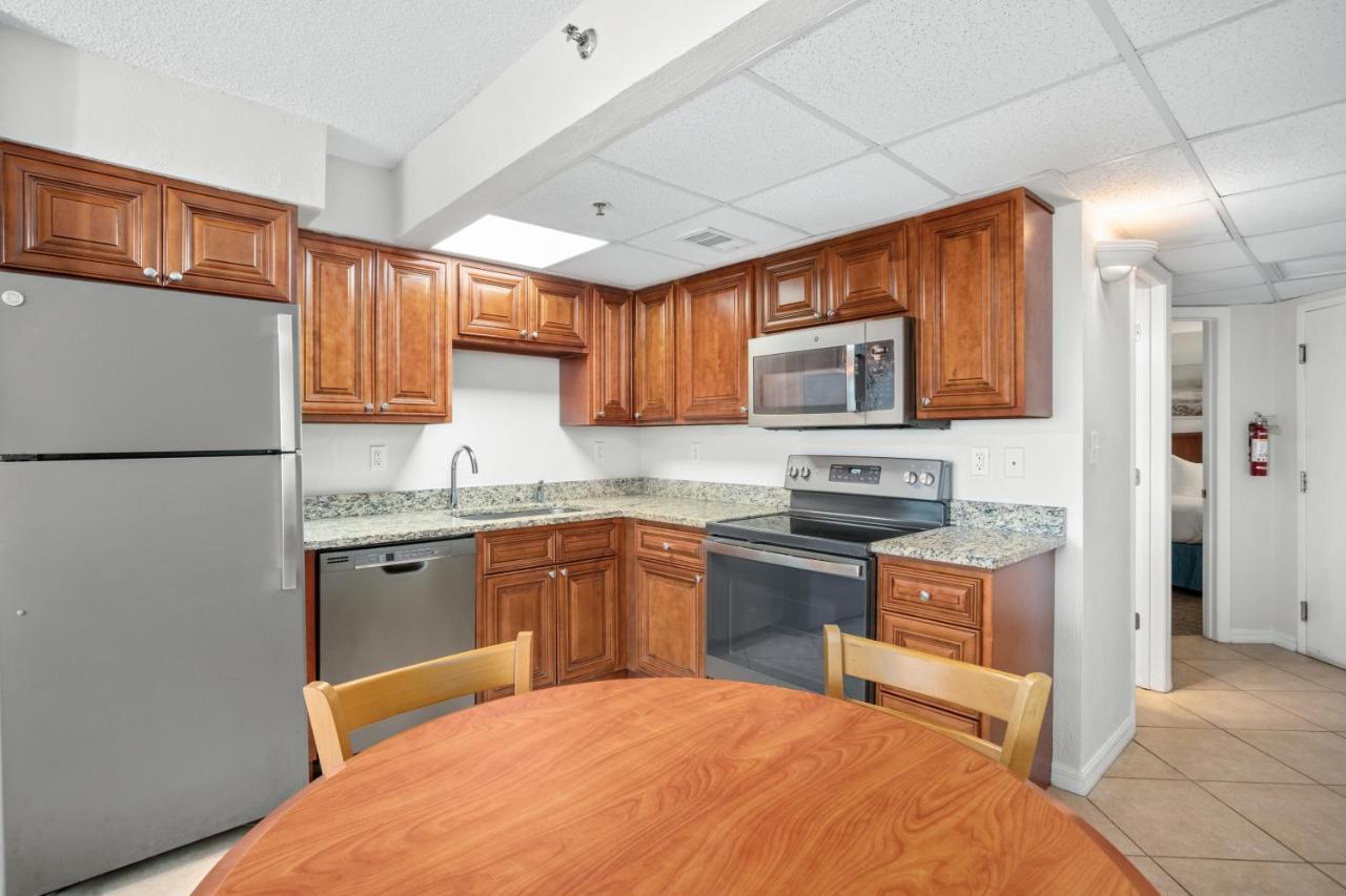 One-Bedroom Apartment at Tropic Sun Towers