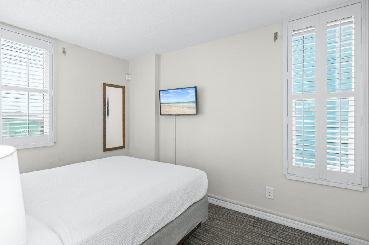 Two-Bedroom Apartment at Tropic Sun Towers