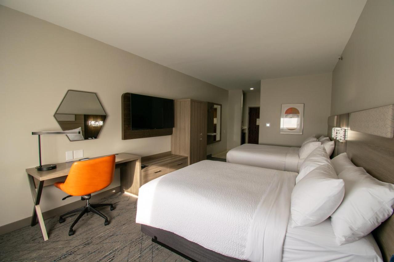  | Days Inn & Suites by Wyndham Sulphur Springs