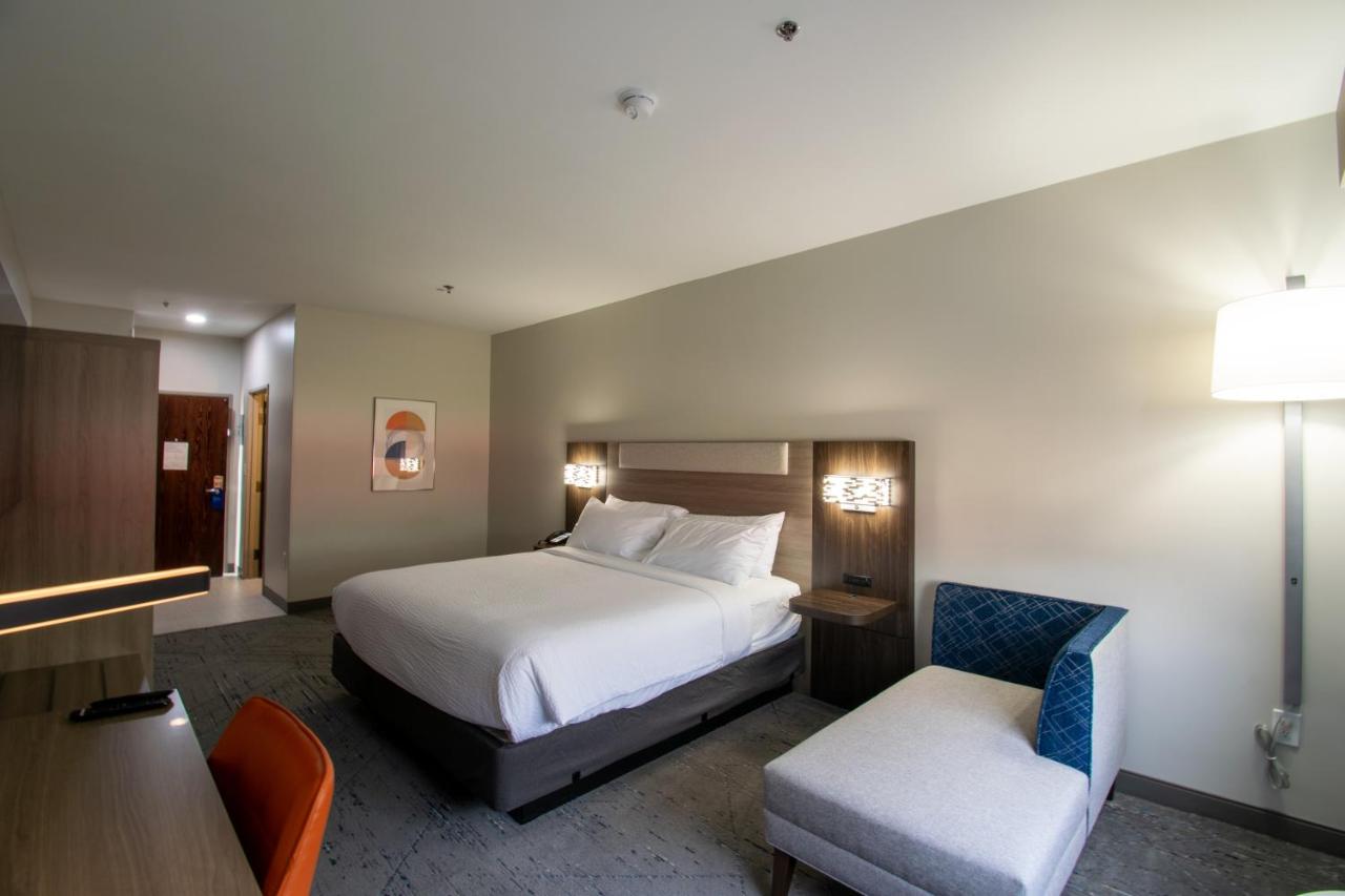  | Days Inn & Suites by Wyndham Sulphur Springs