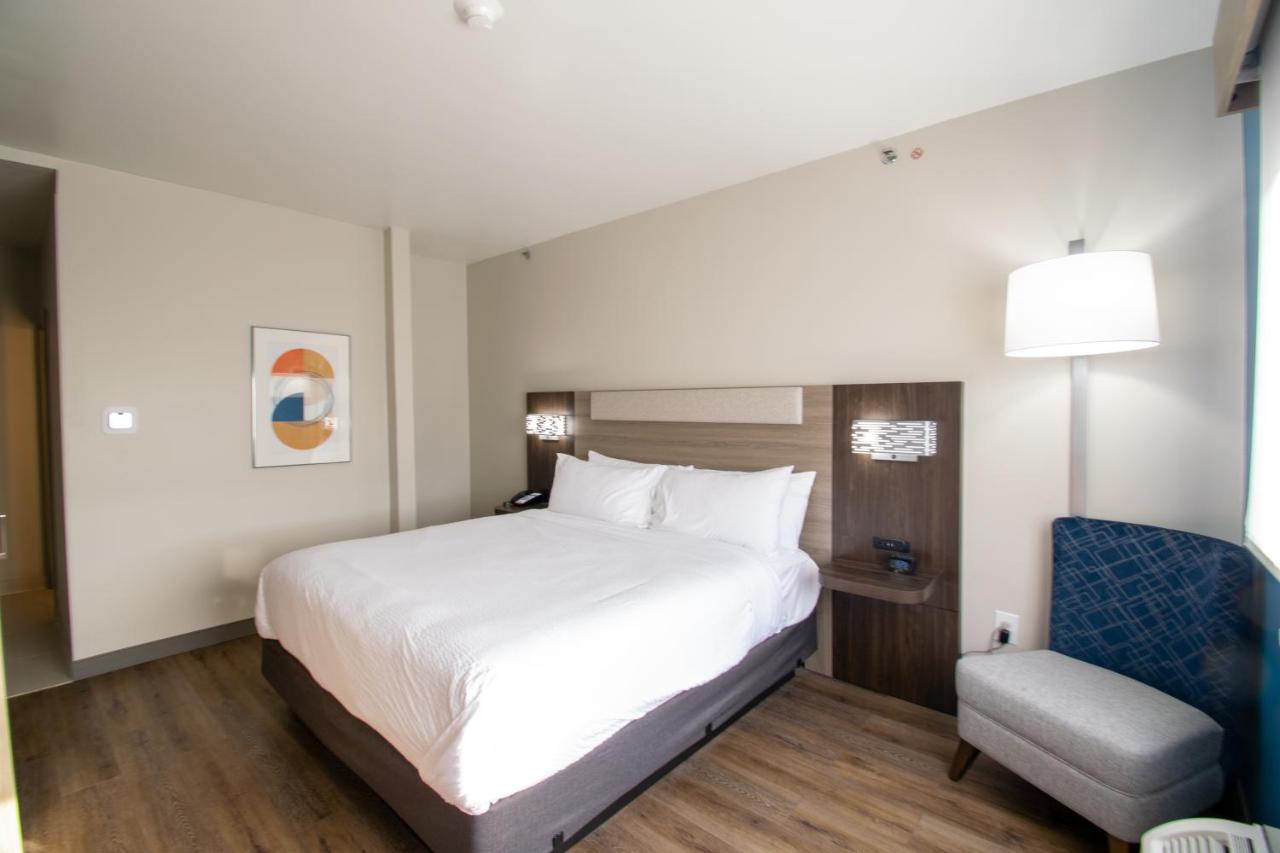Days Inn & Suites by Wyndham Sulphur Springs