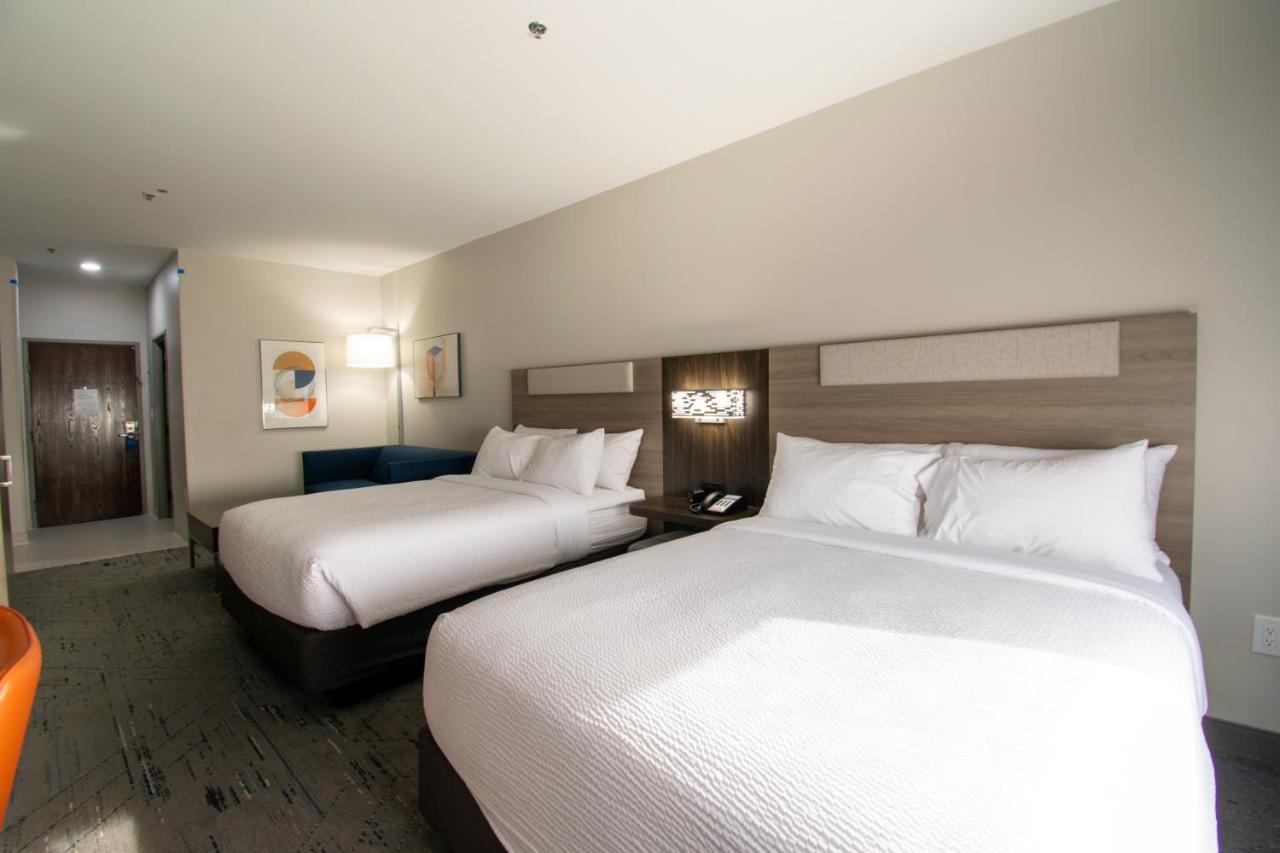 Days Inn & Suites by Wyndham Sulphur Springs