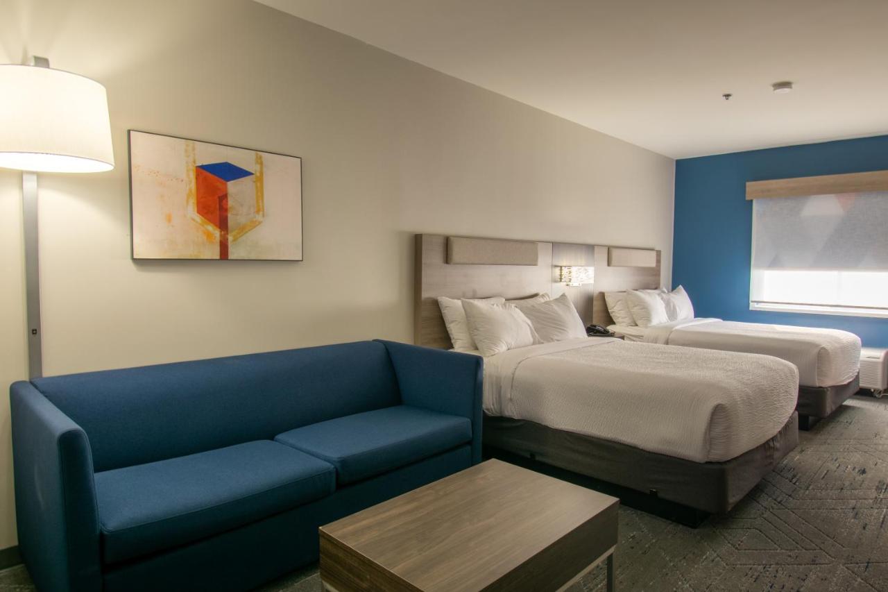  | Days Inn & Suites by Wyndham Sulphur Springs